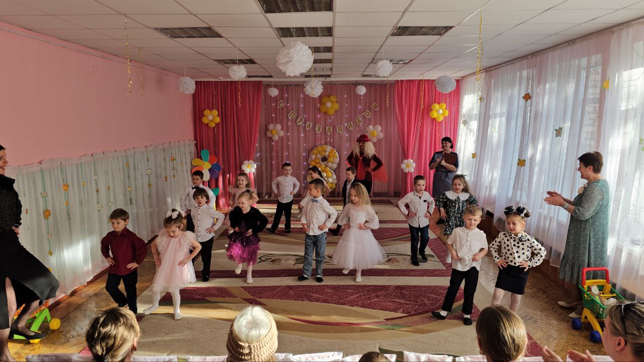 Музыкальный праздник в старшей группе 1 