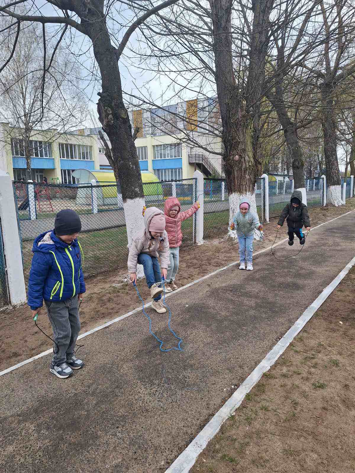 Прогулка в детском саду 