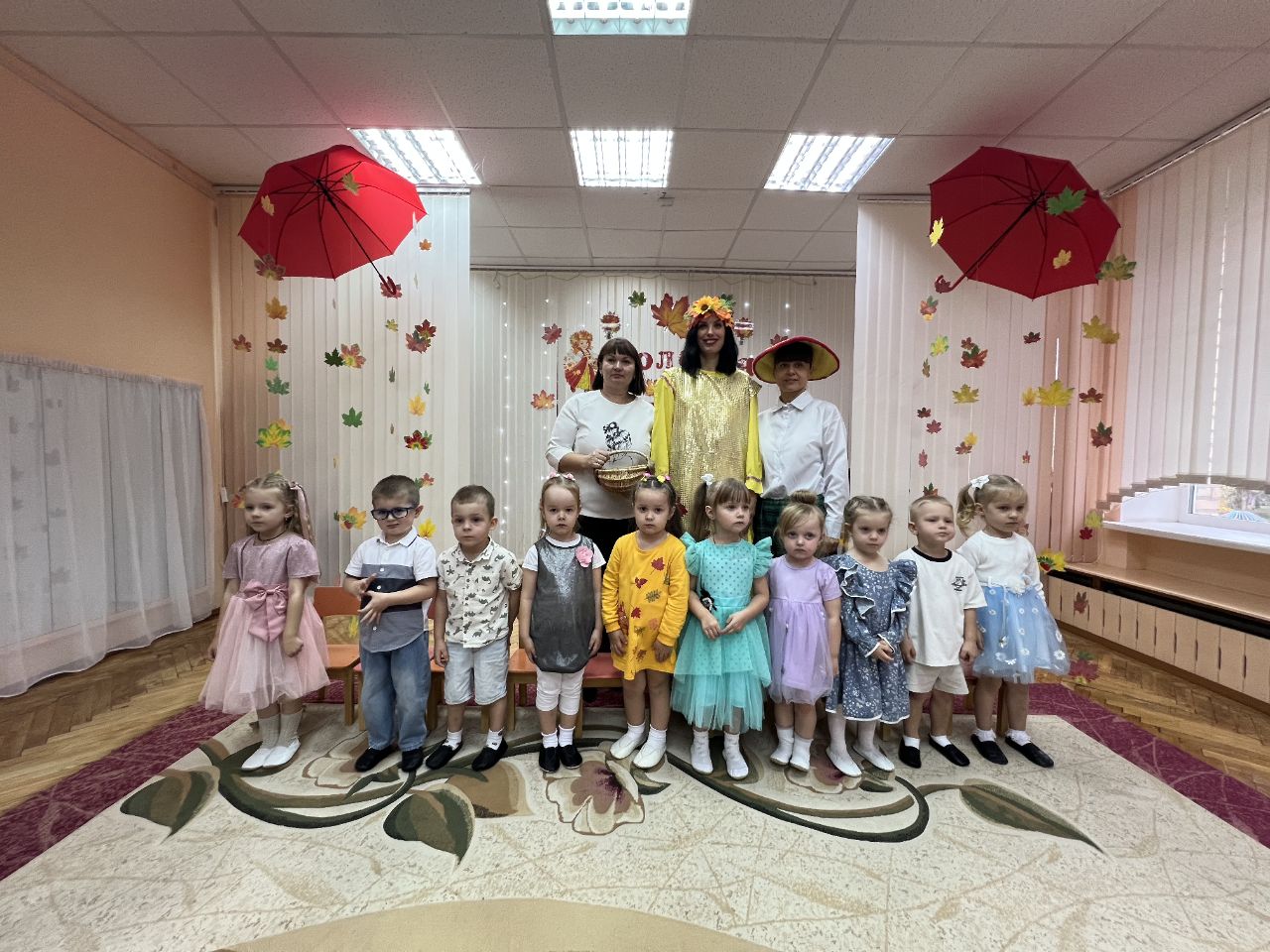 Осень с ребятами в гостях у Мухоморки 