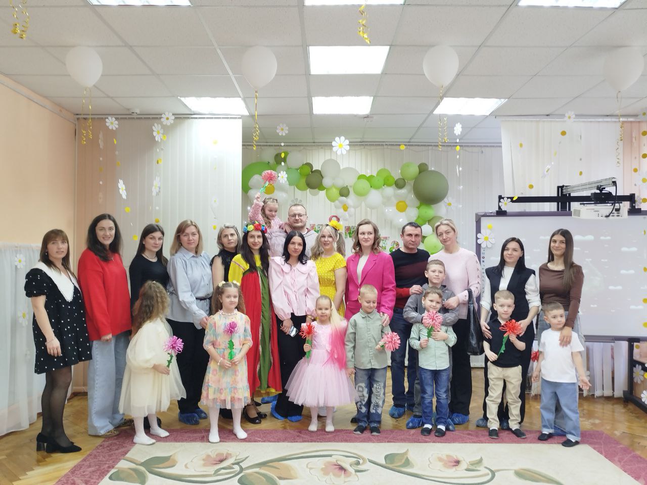 Наступает праздник наших мам 