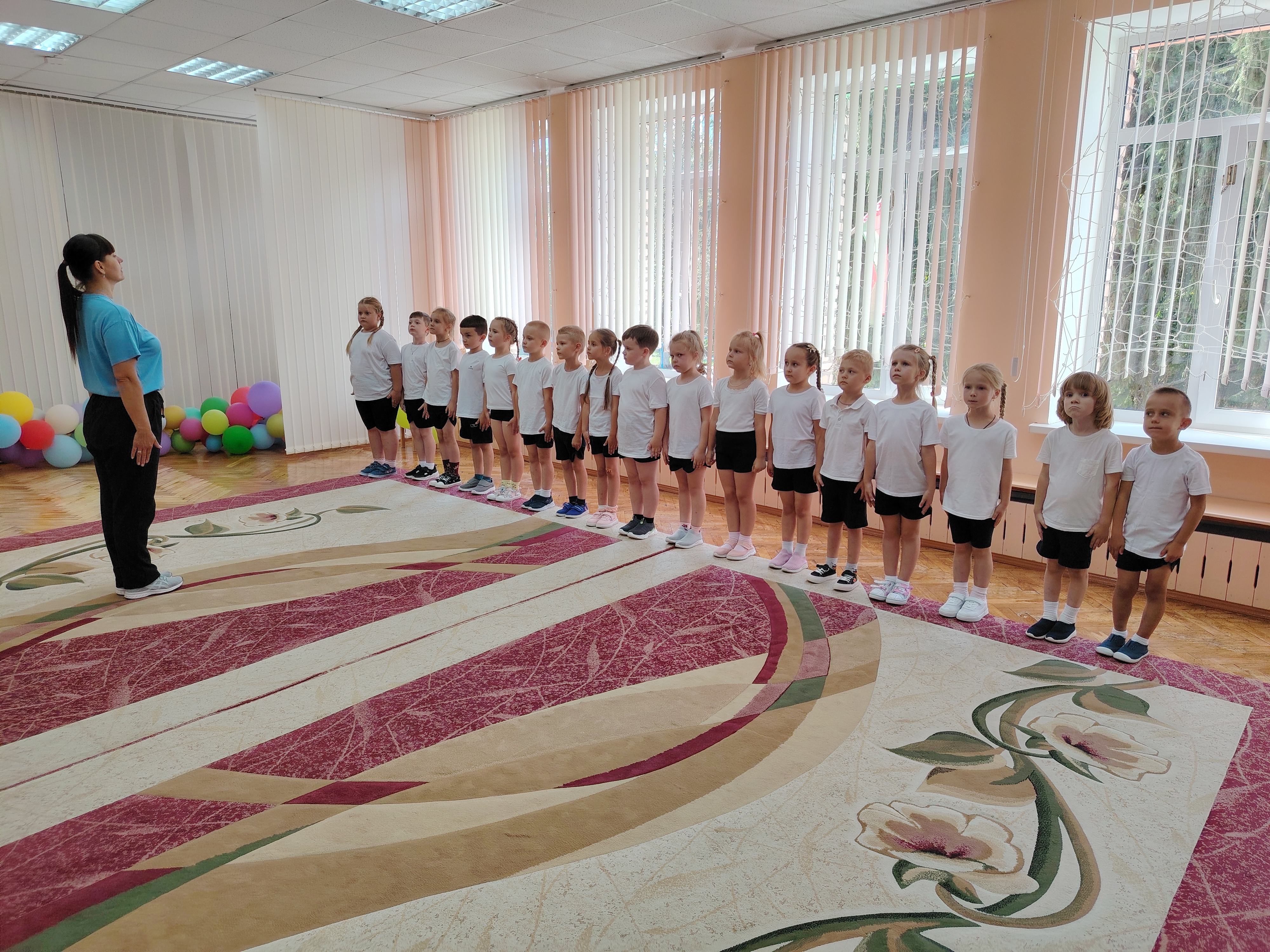 Физкульт-привет из старшей группы 